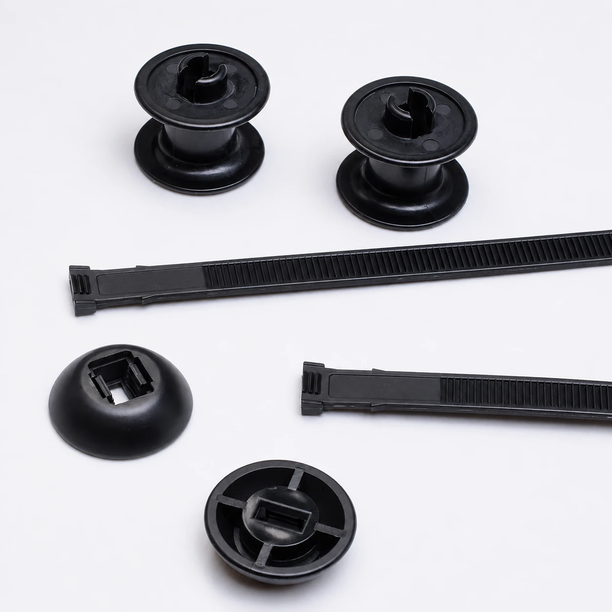 Chassis cable ties with separated heads and straps