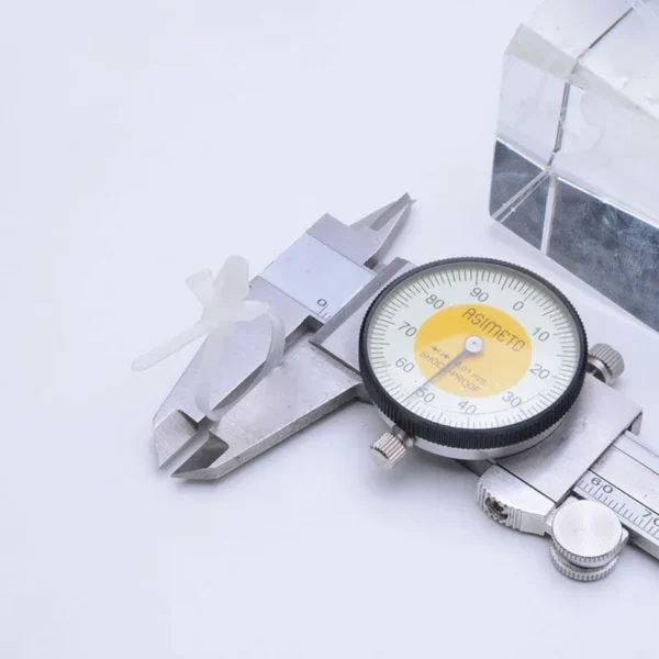 Push mount cable ties measured with calipers for mounting head dimensions